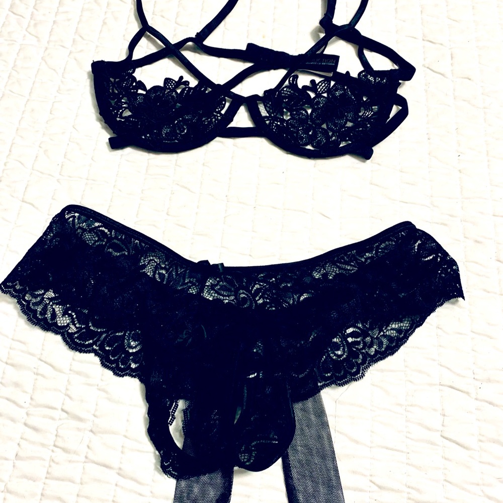 NWOT Fredericks of Hollywood Lingerie Set